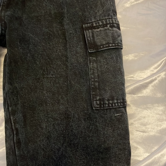 SHEIN cargo Jean pants. - Picture 2 of 5